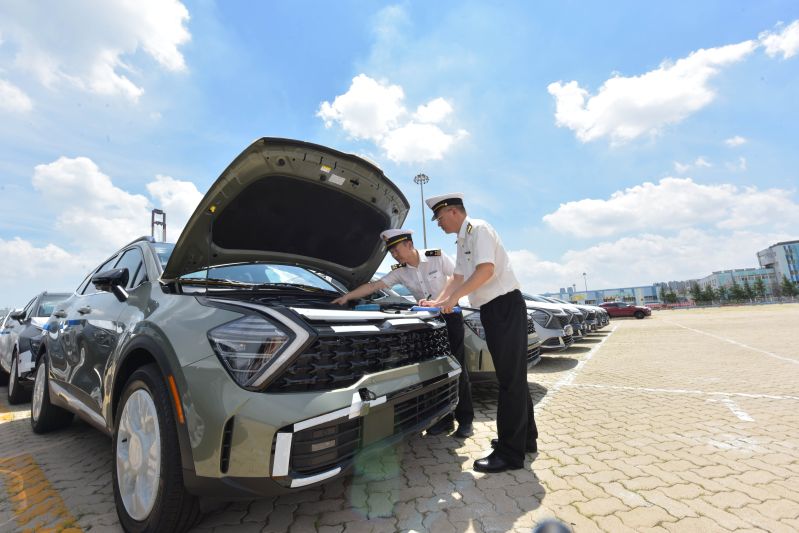 煙臺(tái)港商品車國際轉(zhuǎn)運(yùn)量增長近五成（圖）