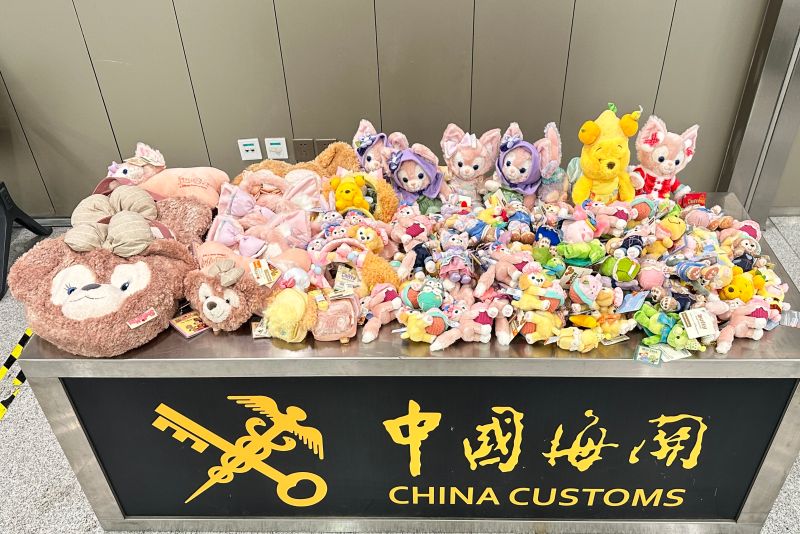 海關(guān)護(hù)航“618”百萬包裹出?！凹铀倥堋保▓D）