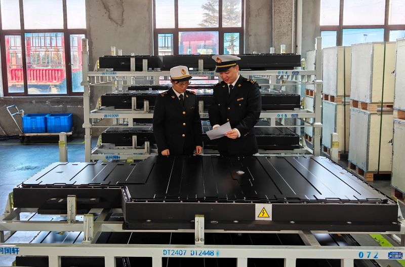 通關(guān)送暖 寒潮難阻跨境電商消費(fèi)熱（圖）