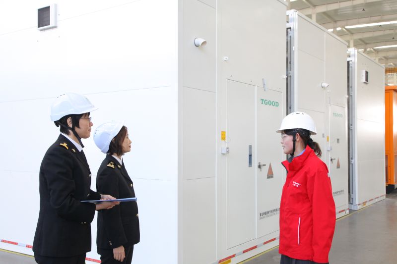 “煙臺—海南”外貿(mào)內(nèi)支線航線開通（圖）